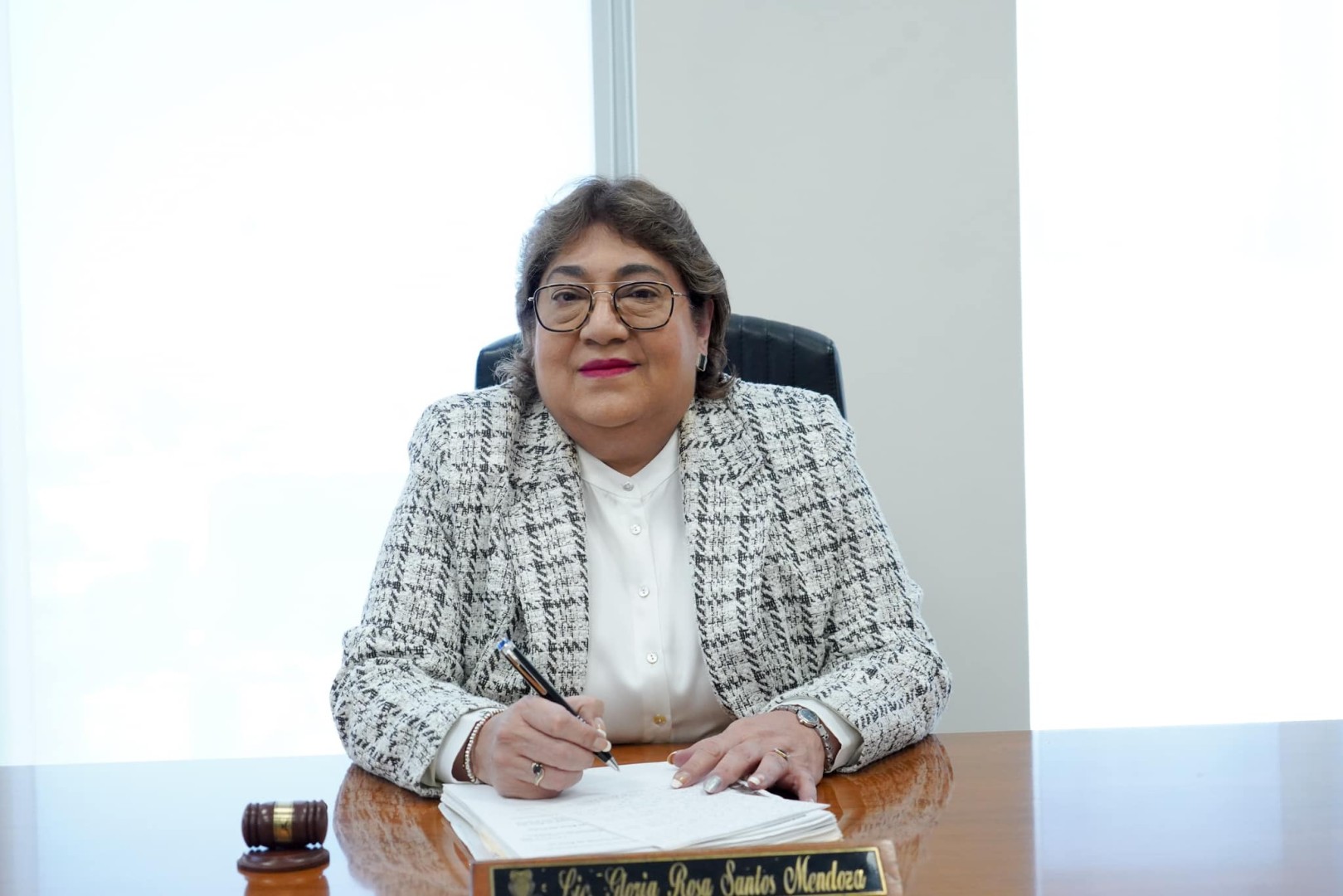 DRA. GLORIA ROSA SANTOS MENDOZA
